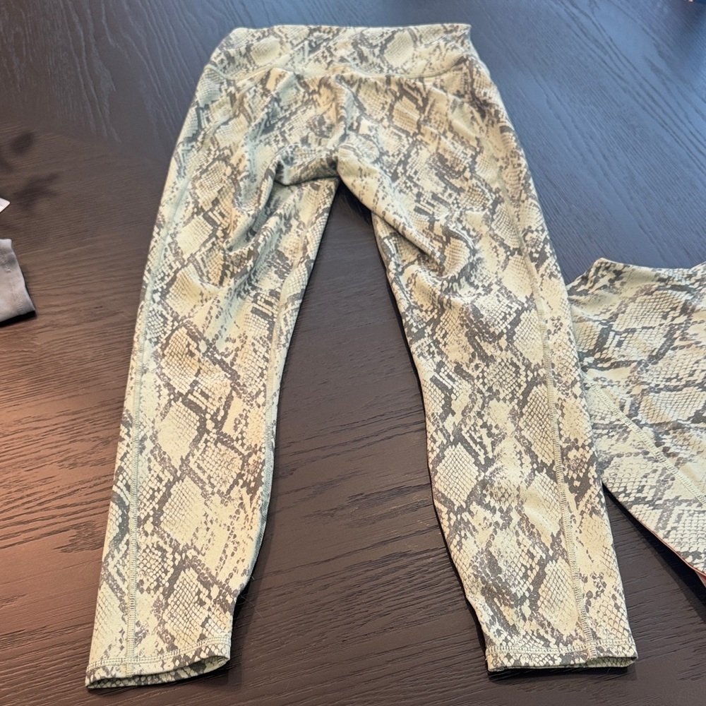 Fabletics Snake Skin Pattern Set - image 2